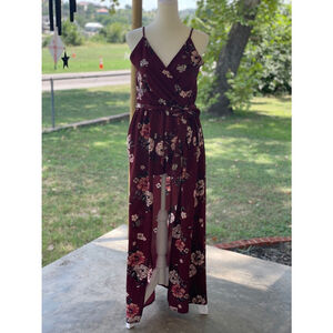 Women’s Gorgeous Floral Romper Rue 21 size Small